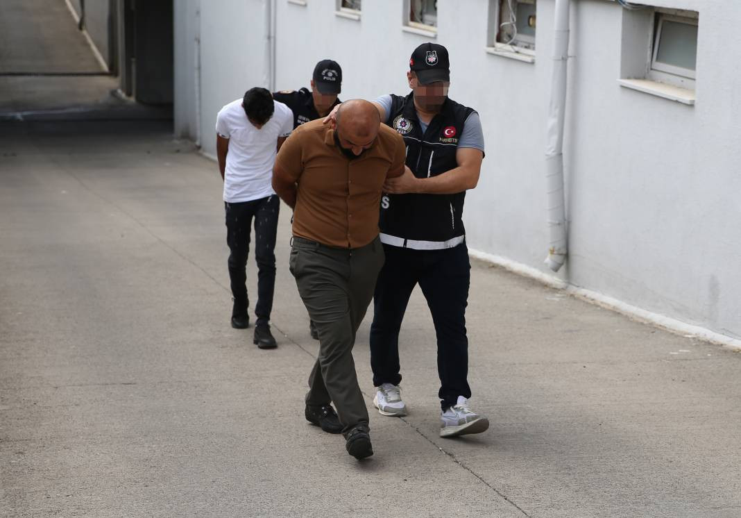 Akünün içine saklamışlar! Tam 11 kilo - Resim: 2